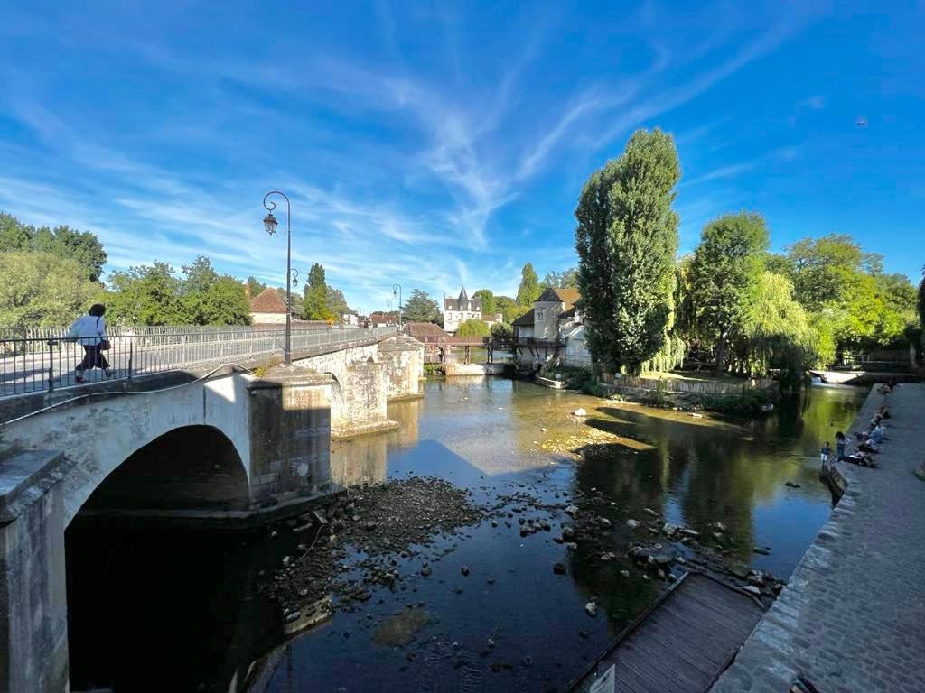 Les Pieds Dans L'Eau - Moret Centre Dış mekan fotoğraf